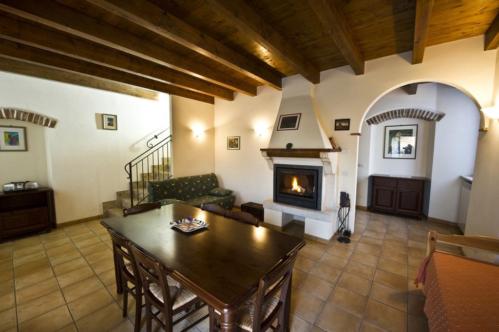 Agriturismo Della Pieve 巴多利诺 外观 照片
